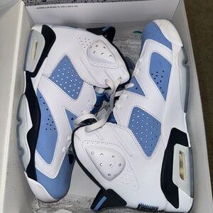 Air Jordan 6 UNC